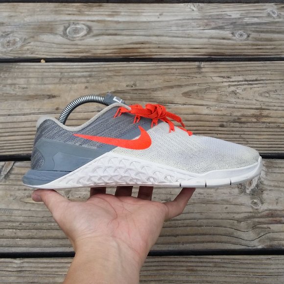 nike metcon 3 crimson